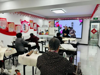 南頂路社區書法繪畫班正式復課，提供專業教育咨詢服務